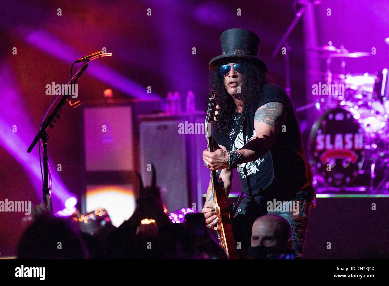 Milwaukee, US, February 28, 2022, Slash (Saul Hudson) of Slash ...