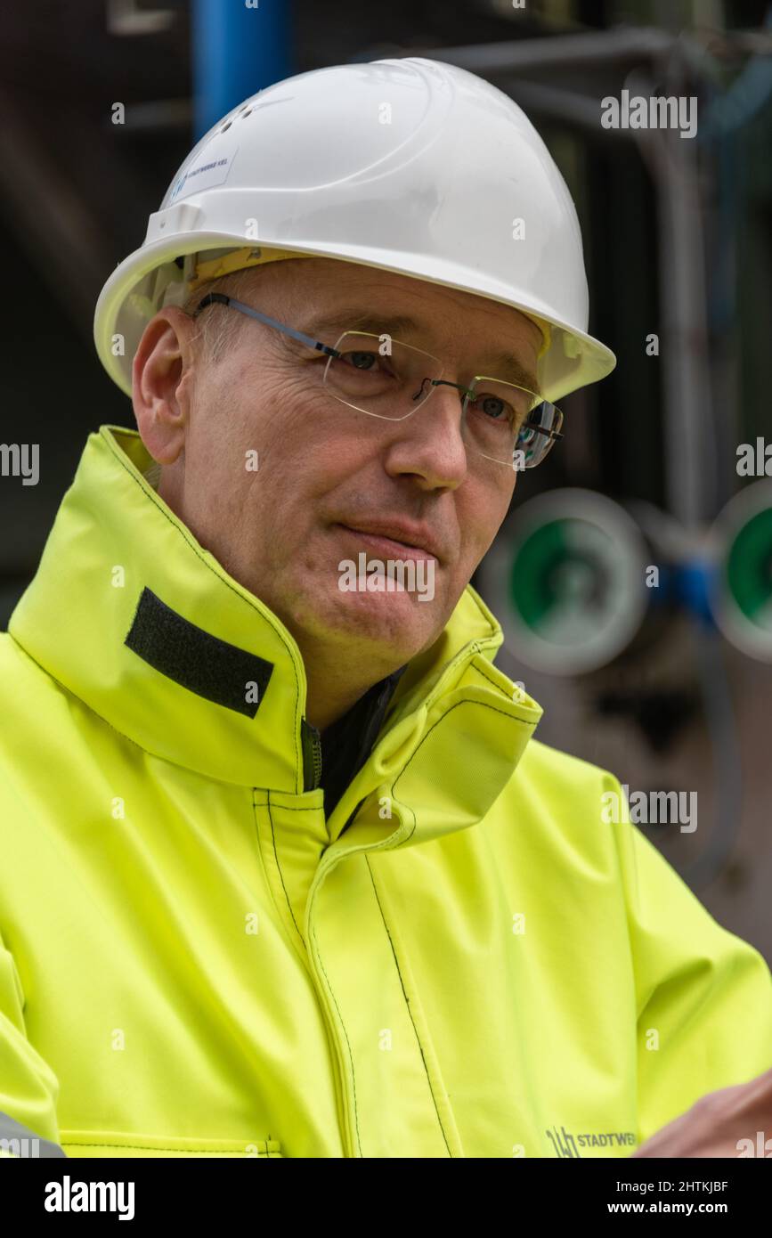 Energiewende-Staatssekretär Tobias Goldschmidt besucht Gasspeicher der Stadtwerke Kiel in Rönne und informiert sich über die aktuelle Versorgungssitua Stock Photo