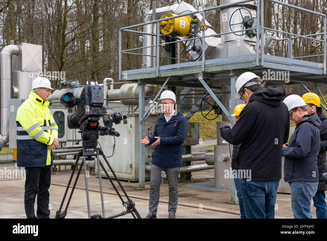 Energiewende-Staatssekretär Tobias Goldschmidt besucht Gasspeicher der Stadtwerke Kiel in Rönne und informiert sich über die aktuelle Versorgungssitua Stock Photo