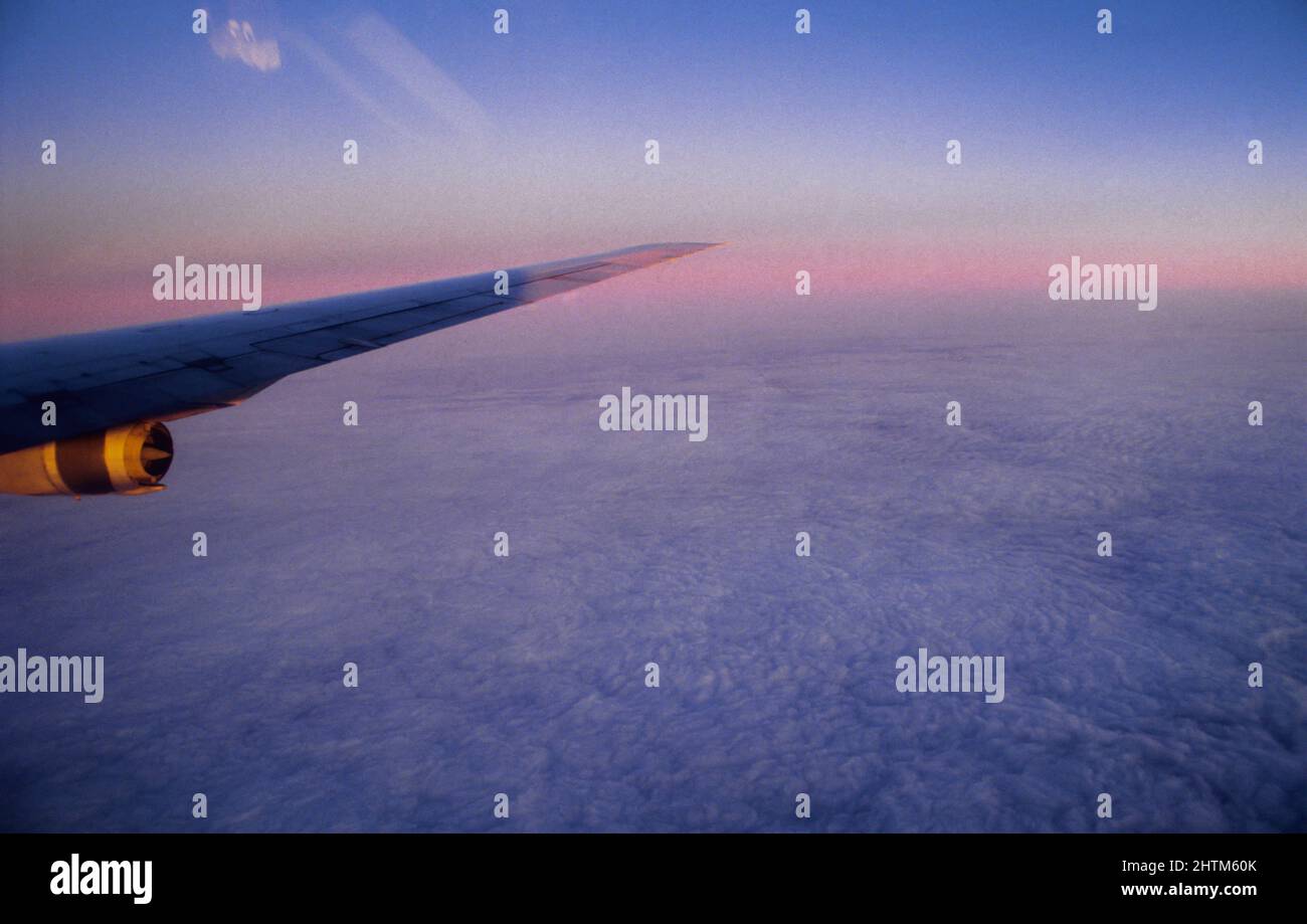 Underneath of wing hi-res stock photography and images - Alamy