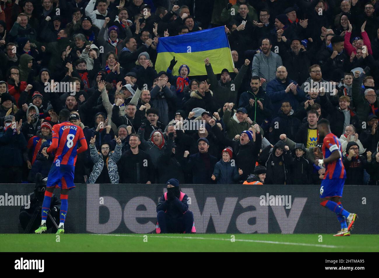 Crystal palace fans celebrate in hi-res stock photography and images ...