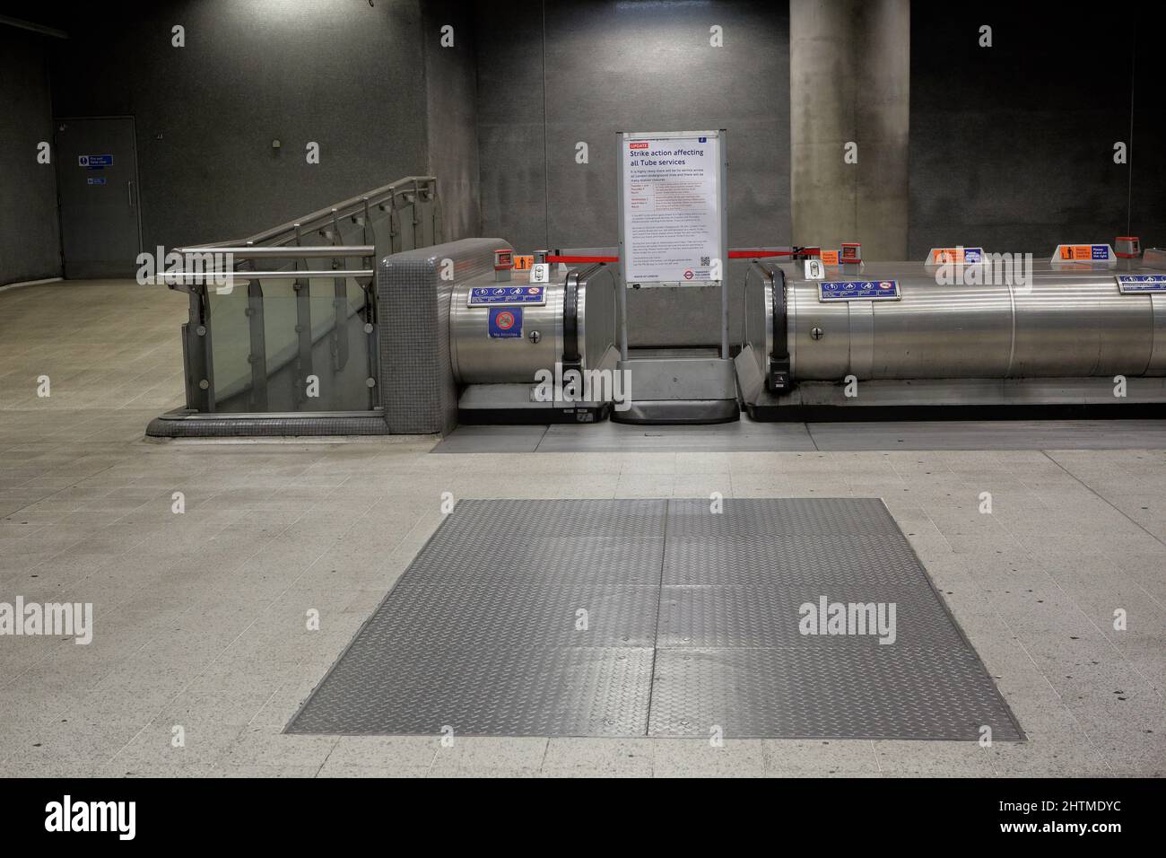 London (UK), 01.03.2022: Strike action on London's underground service leaves stations empty. Stock Photo