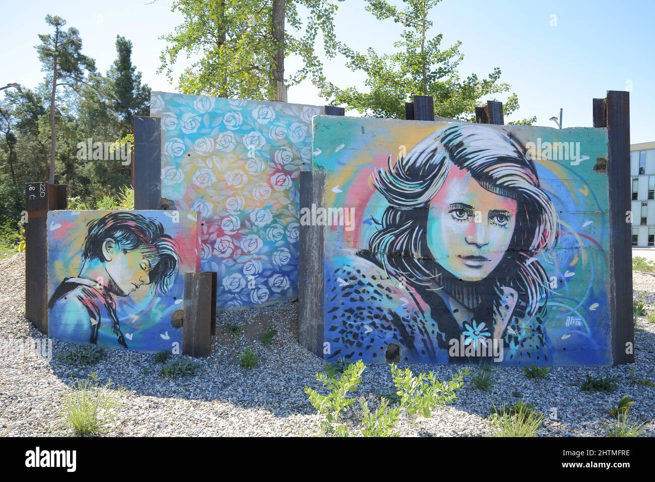 Resistance against the Nazis, the Scholl siblings, Alice Pasquini, in Raunheim at a roundabout, Hesse, Germany Stock Photo