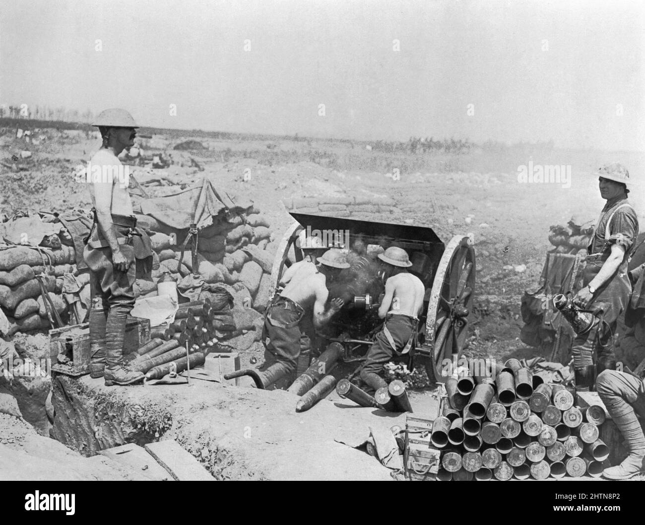 Artillery barrage ww1 hi-res stock photography and images - Alamy