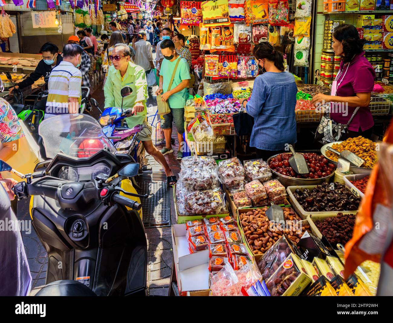 Chinatown - Yawarad, Bangkok – Nov. 14, 2020: The Chinese market place where we can buy varieties of dehydrated delicacies, condiments, and pickles. Stock Photo