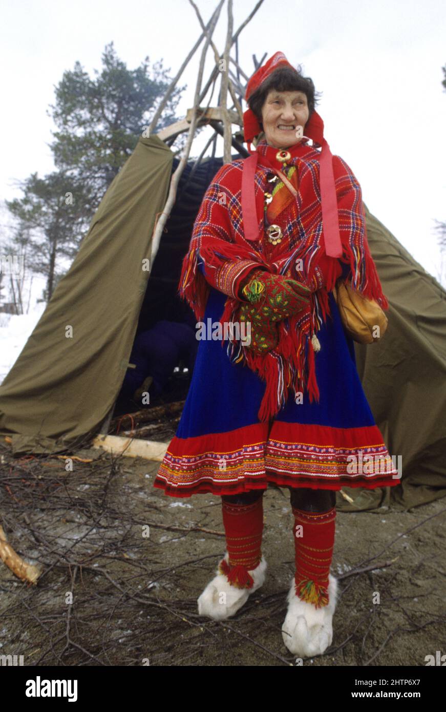 Costume traditionnel finlandais hi-res stock photography and images - Alamy
