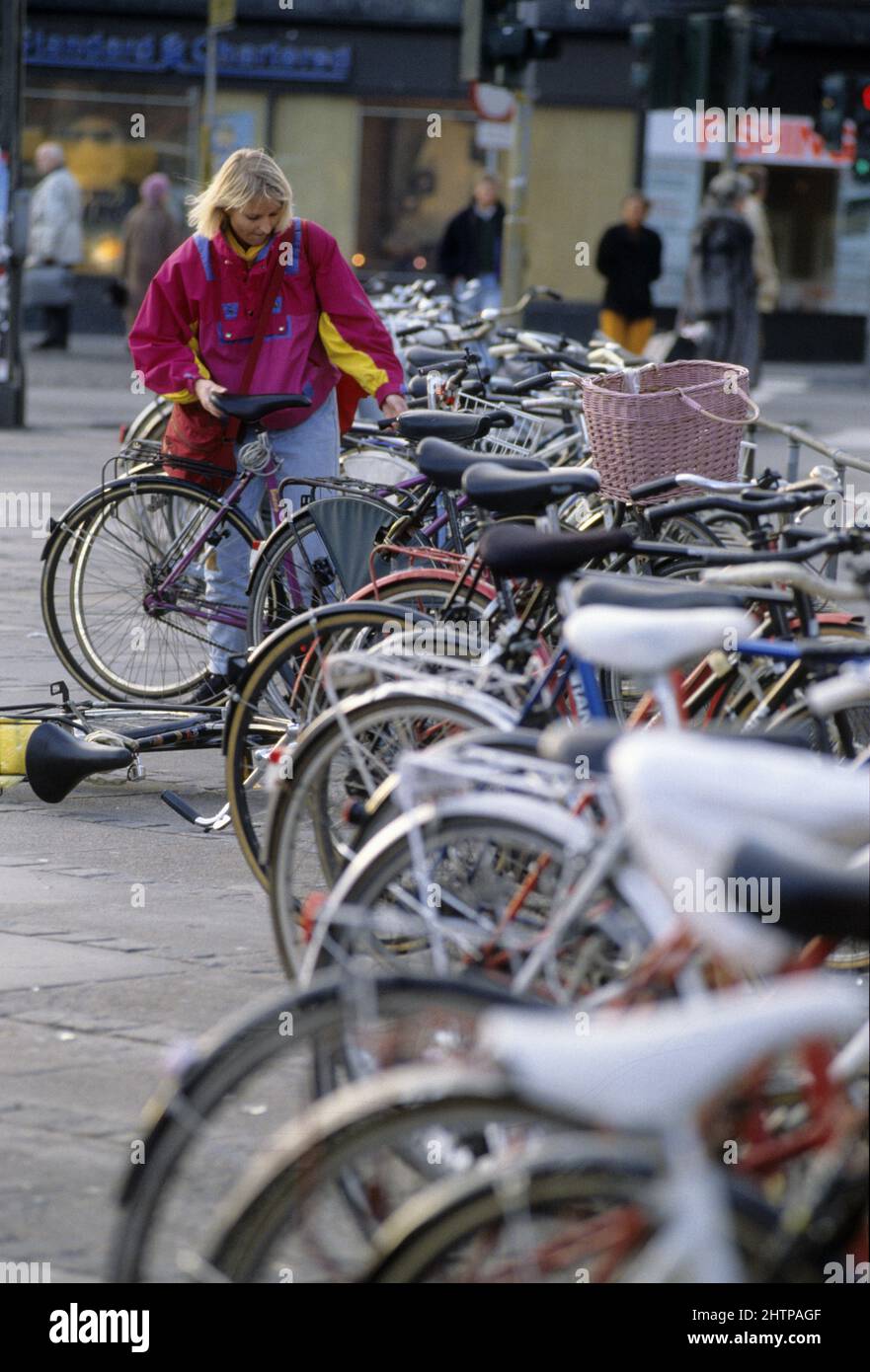 Danemark copenhagendanish woman bicycle Stock Photo
