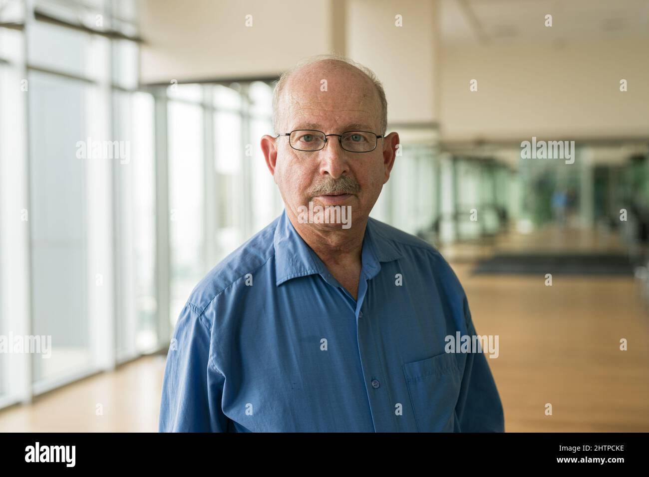 Portrait older business man hi-res stock photography and images - Alamy