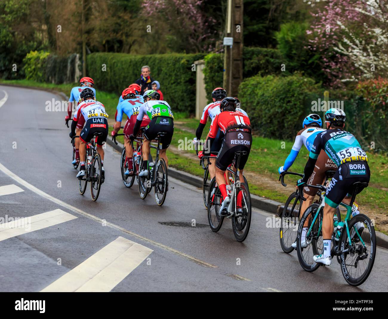 Peloton cyclists back hi-res stock photography and images - Alamy