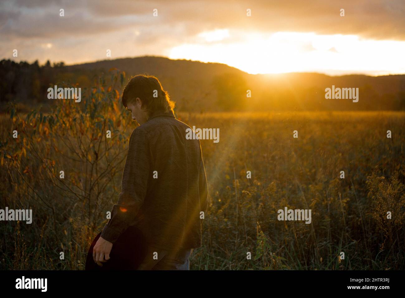 Black man walk beach hi-res stock photography and images - Alamy