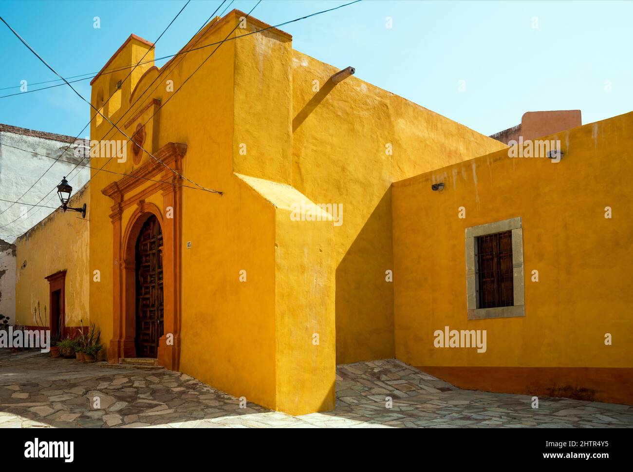 Mexico, Guanajuato,Guanajuato, Spanish Colonial architecture building in yellow  colours Stock Photo