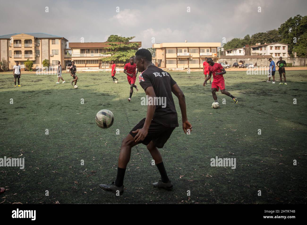 January 18, 2022, Freetown, Sierra Leone: Leading Freetown premier league football club, the East End Lions hold an early morning practice..Sierra Leone qualified for the Africa Cup of Nations in 2022 for the first time in 26 years, giving hope to many local football players that they will get more international opportunities going forward. (Credit Image: © Sally Hayden/SOPA Images via ZUMA Press Wire) Stock Photo