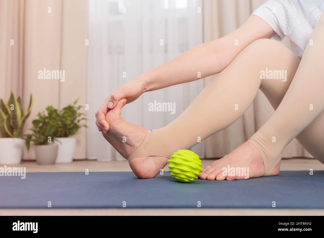closeup foot massage technique at home Stock Photo Alamy
