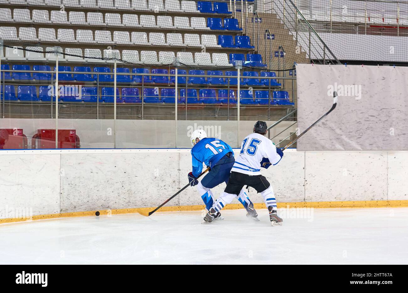 hockey players fight at the gate Stock Photo Alamy