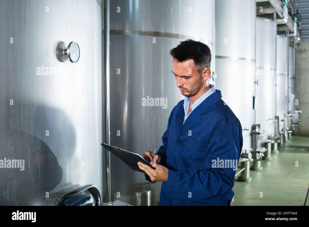 Спотлайт 5 одевайся правильно. Spanish dialogues. Take your coat before. To take off a coat. Take your coat before.