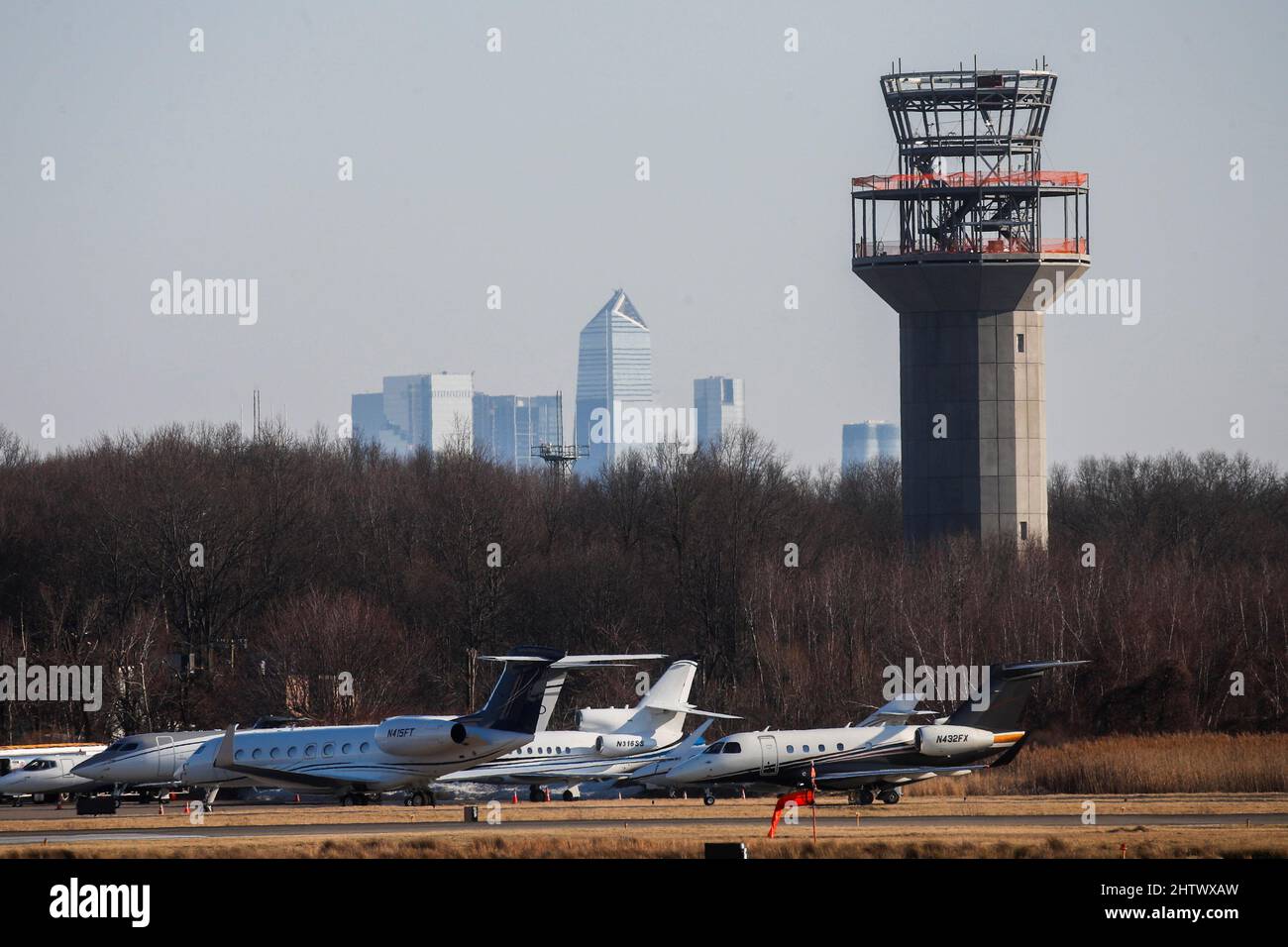 Jets are seen at the tarmac of the Teterboro Airport in Teterboro, New  Jersey, U.S., March 2, 2022. REUTERS/Eduardo Munoz Stock Photo - Alamy