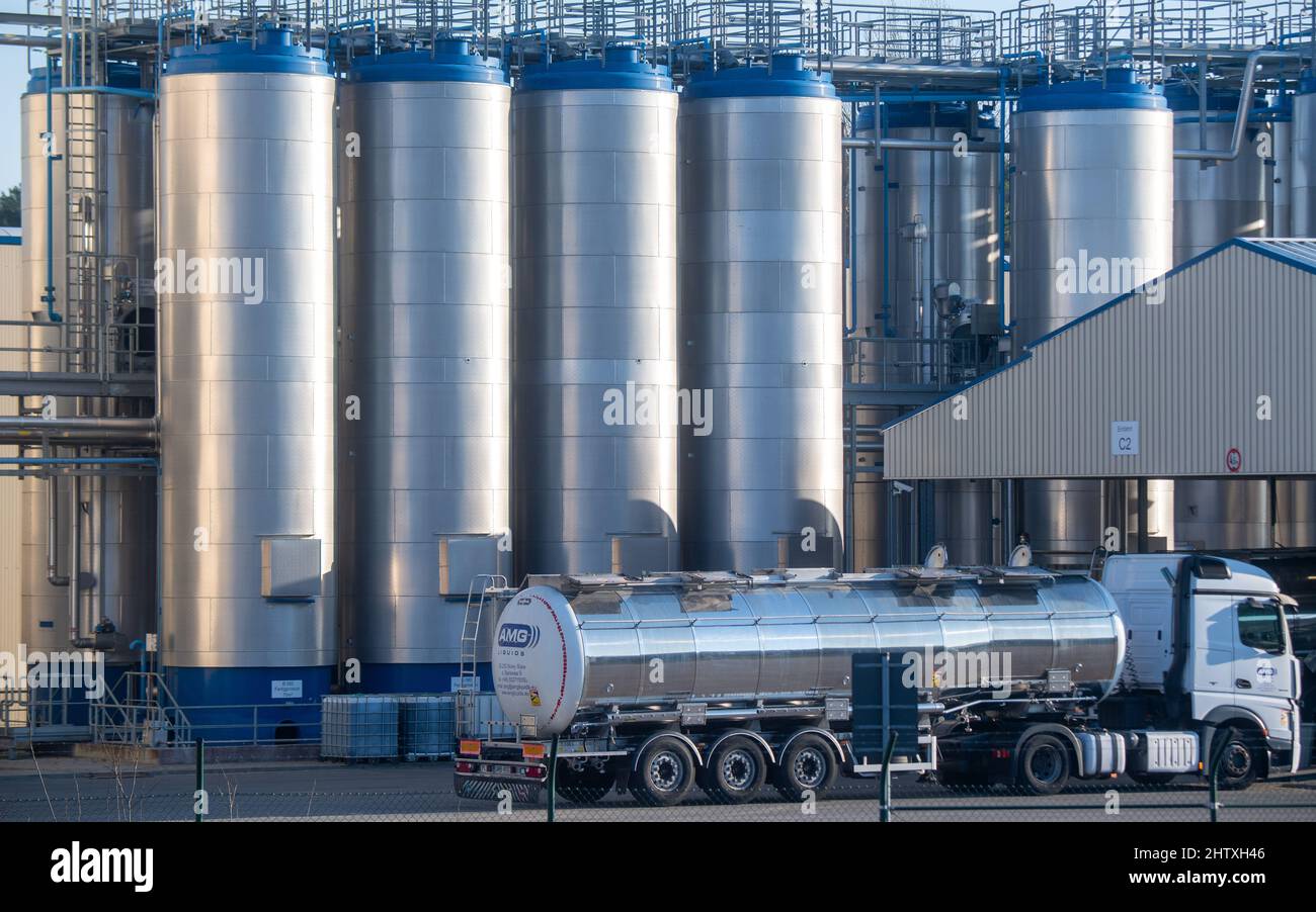 50 million customers hi-res stock photography and images - Alamy