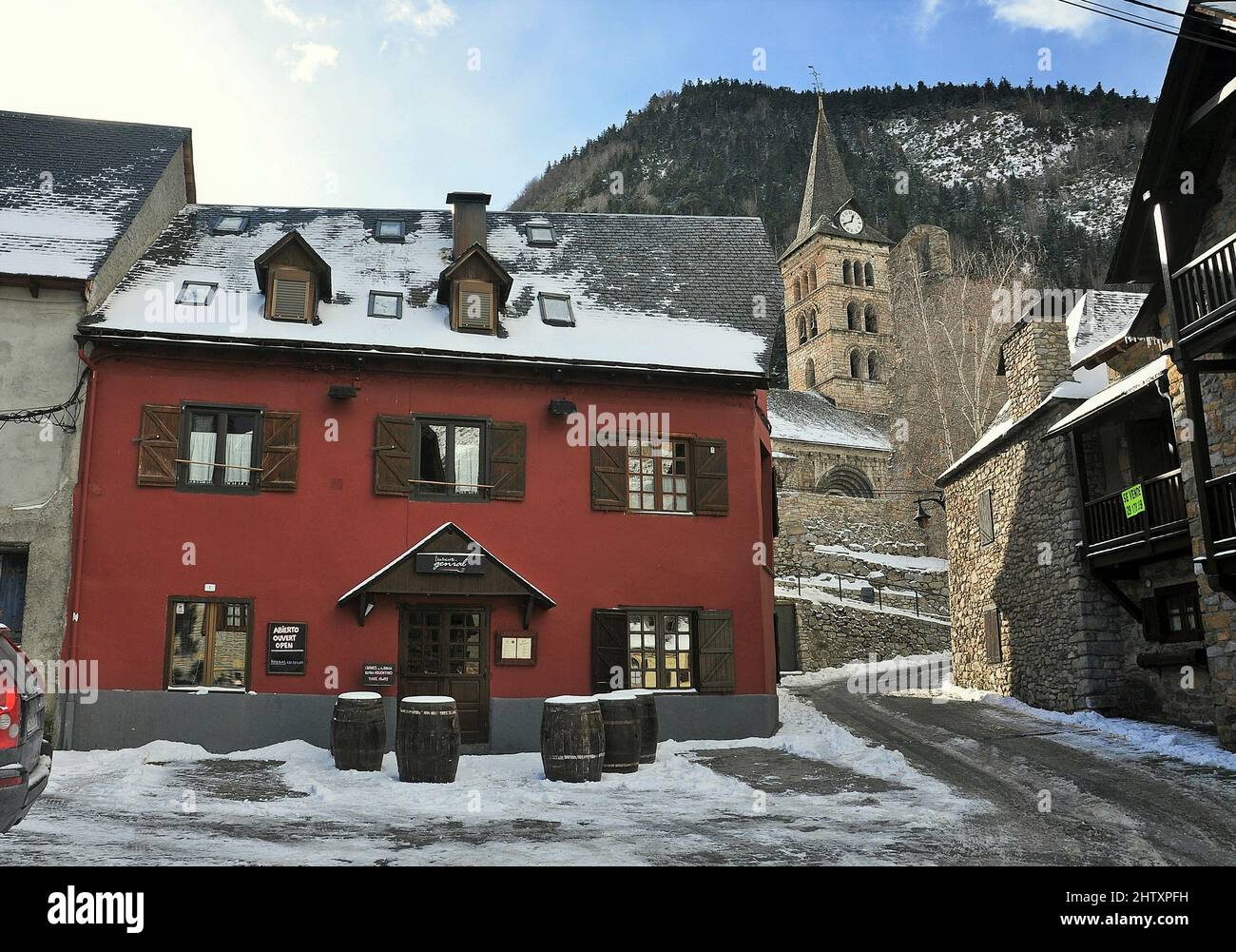 Old town of Artiés in the Catalan Pyrenees in the region of the Valle de Aran province of Lérida,Catalonia,Spain Stock Photo