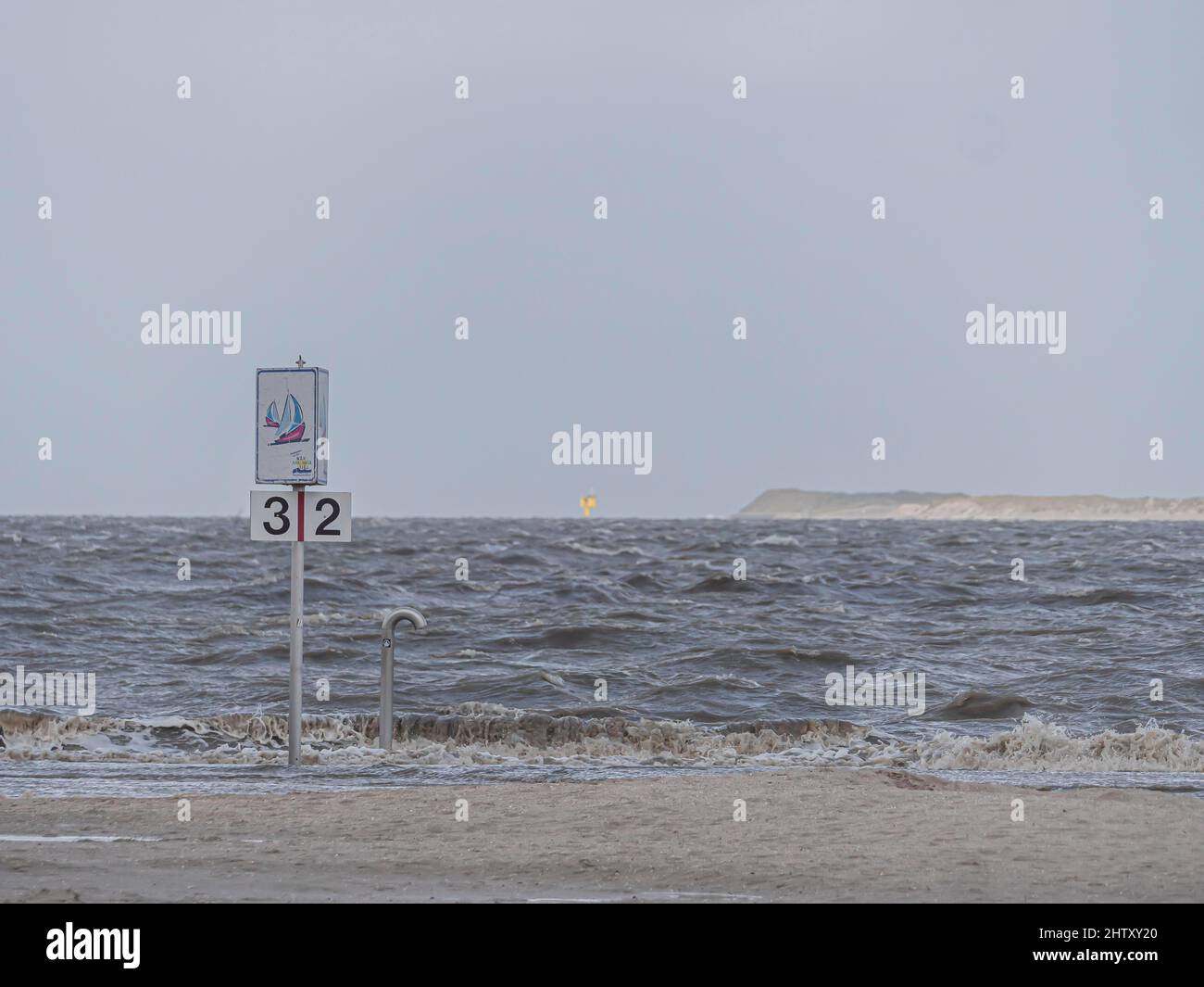 North Sea at storm tide, promenade flooded, stormy sea, view of Spiekeroog,  Neuharlingersiel, Essens, Wittmund, Lower Saxony, Germany Stock Photo -  Alamy