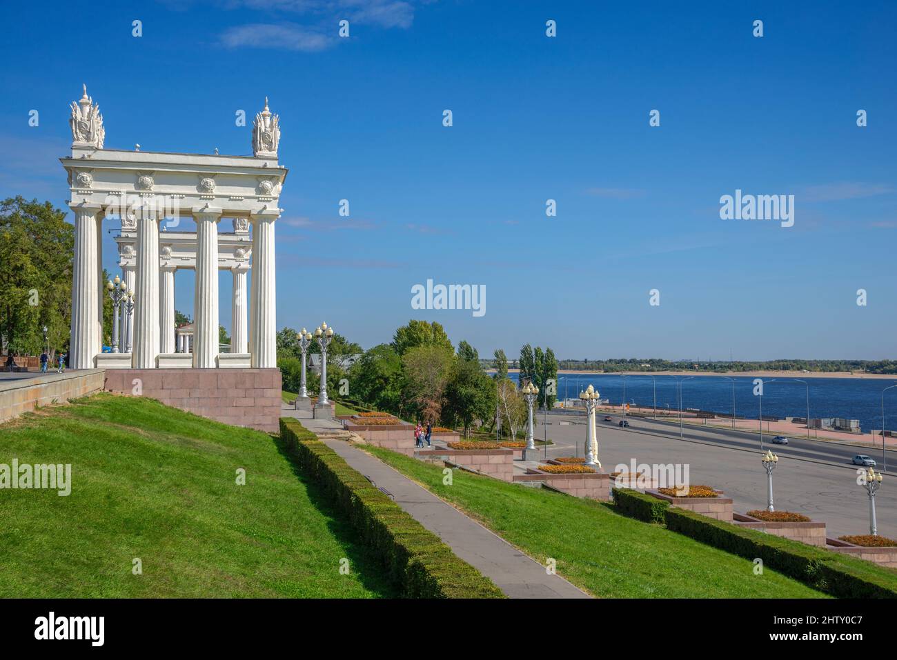 VOLGOGRAD, RUSSIA - SEPTEMBER 19, 2021: View of the embankment of the city of Volgograd on a sunny September day Stock Photo