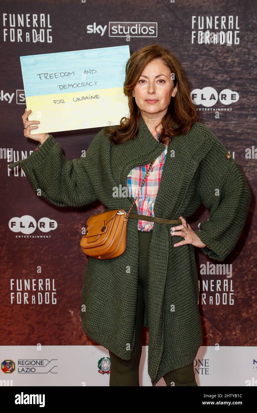 Berlin, Germany. 02nd Mar, 2022. Carolina Vera comes to the premiere of the series 'Funeral for a Dog' in Kino in der Kulturbrauerei. The series 'Funeral for a Dog' is based on the novel 'Burial of a Dog' by Thomas Pletzinger. Credit: Gerald Matzka/dpa/Alamy Live News Stock Photo
