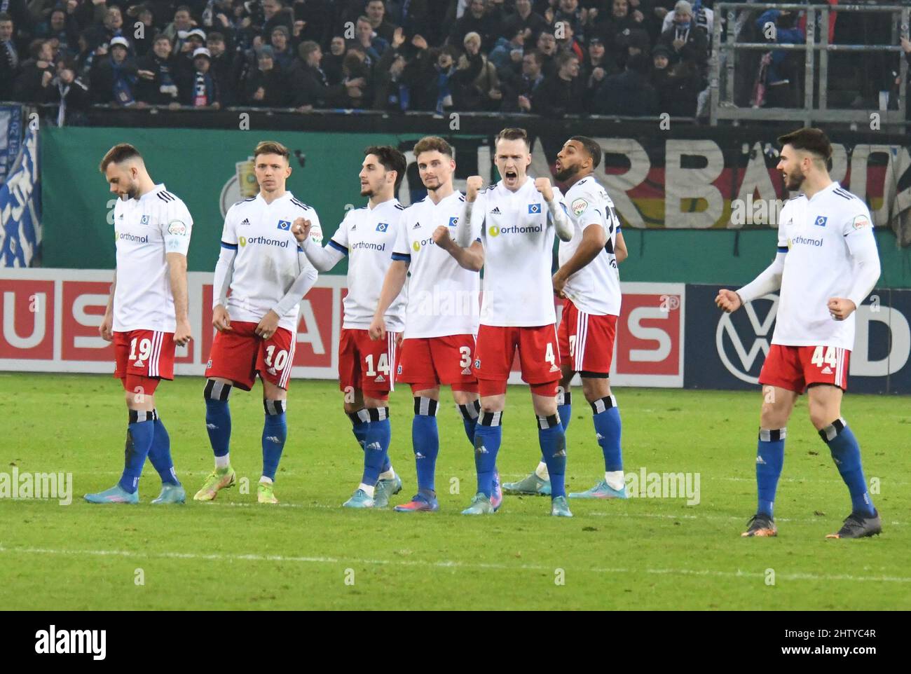 second league Karlsruher sc verliert im DFB POkal gegen Hamburger Sv HSV  Volksparkstadion 2 march 2022 Stock Photo - Alamy