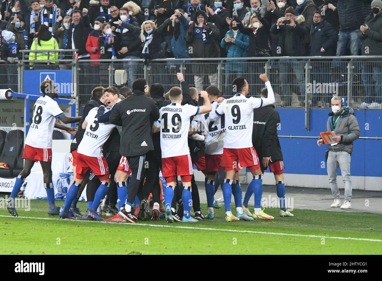 second league Karlsruher sc verliert im DFB POkal gegen Hamburger Sv HSV Volksparkstadion 2 march 2022 Stock Photo