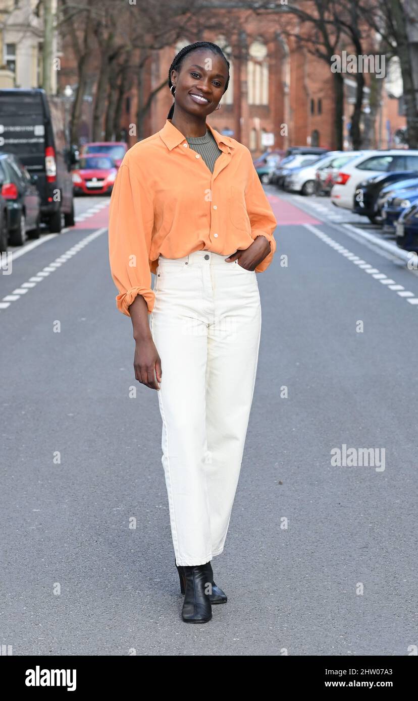 Berlin, Germany. 23rd Feb, 2022. Actress Lorna Ishema at a photo shoot. She stars in the six-part ZDF miniseries 'Der Überfall'. The start date is March 4 at 9:15 p.m., before the second episode follows one day later (Saturday, March 5) at 9:45 p.m. In advance, the episodes of the miniseries will be available in the ZDFmediathek from Friday, February 25. Credit: Jens Kalaene/dpa-Zentralbild/dpa/Alamy Live News Stock Photo