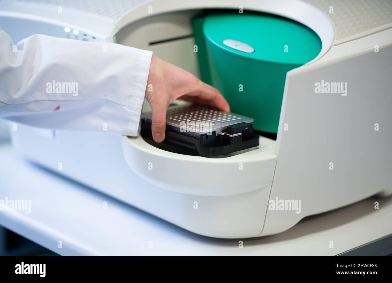 Hamburg, Germany. 03rd Mar, 2022. In a laboratory at the Institute of