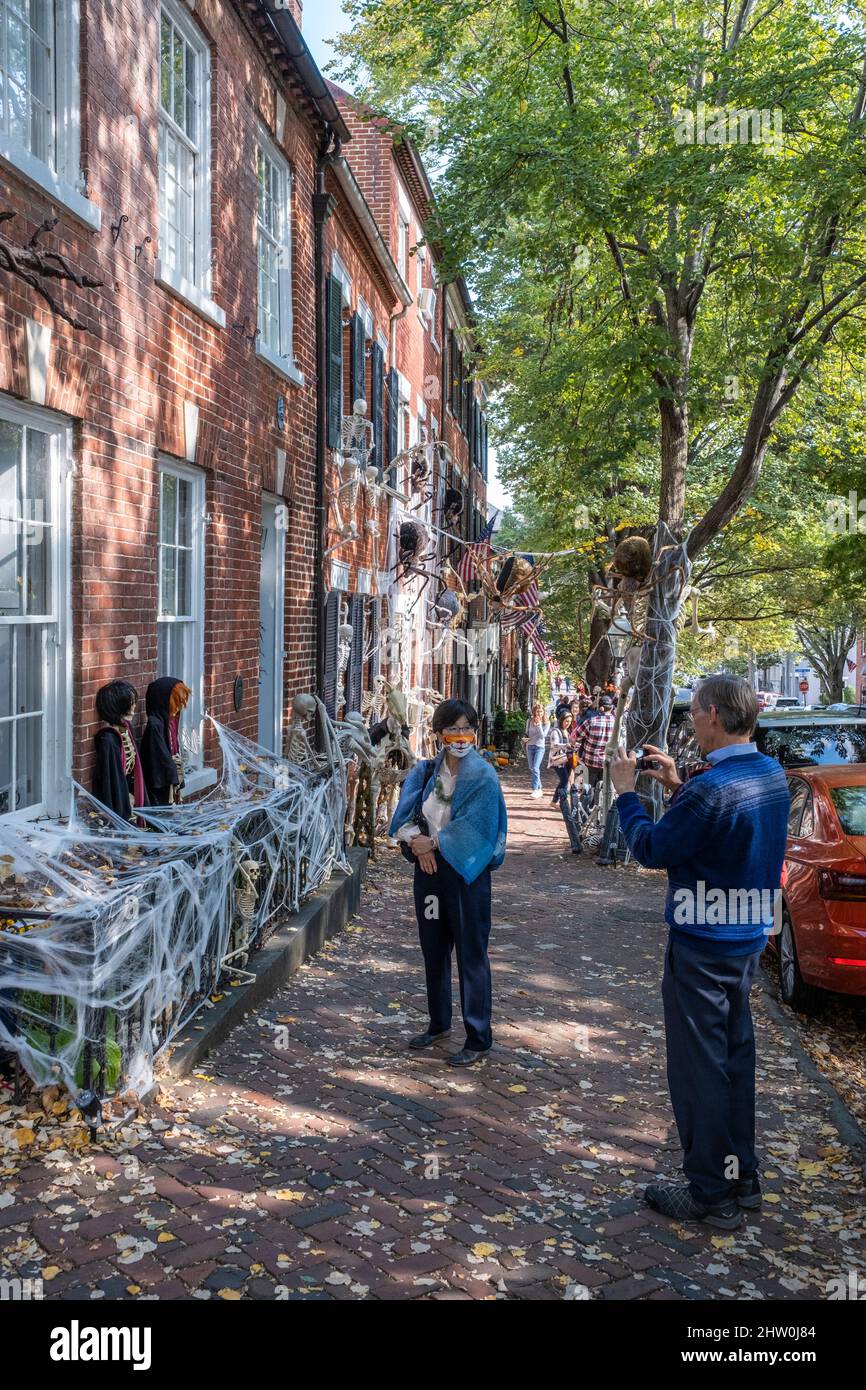 American town scene hires stock photography and images Alamy