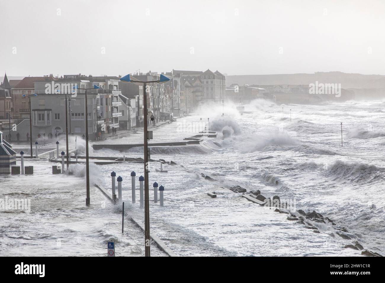 France, Pas de Calais, Wimereux, seawall during storm Eunice Stock Photo