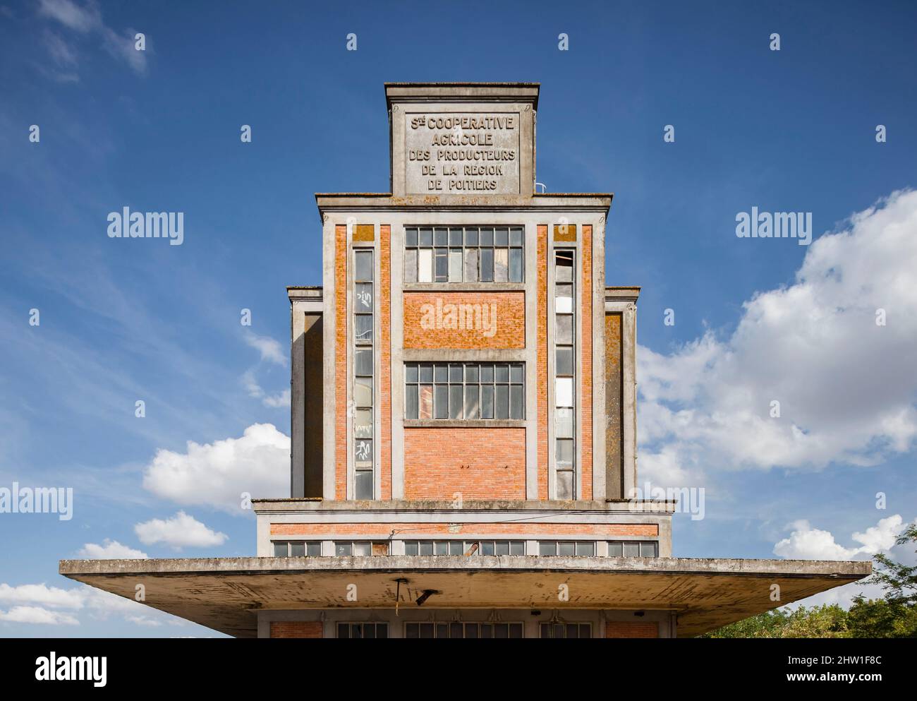 France, Vienne, Grand Poitiers, Saint-Julien-l'Ars, former agricultural silo, commissioned in 1955 Stock Photo