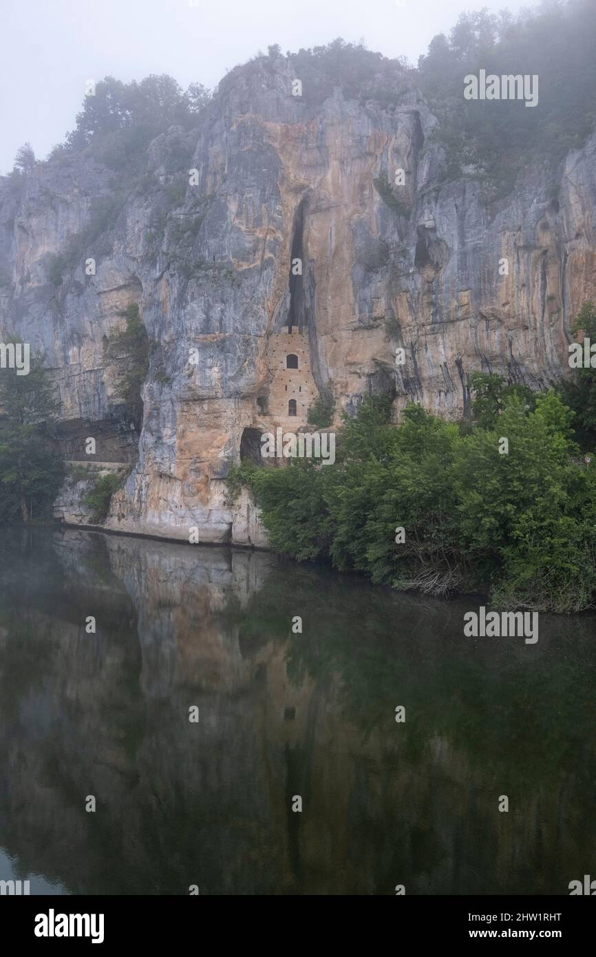 France, Lot, Lot valley between Bouzies and Saint Cirq Lapopie, and mist Stock Photo Alamy