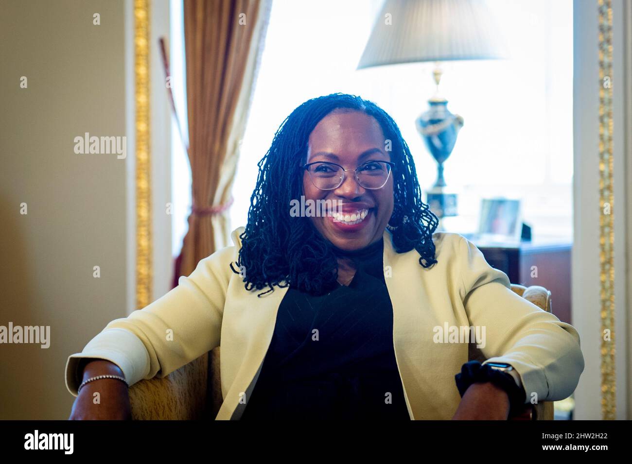 Washington, Vereinigte Staaten. 03rd Mar, 2022. Supreme Court nominee Judge Ketanji Brown Jackson arrives for a meeting with United States Senator Patrick Leahy (Democrat of Vermont) at the US Capitol in Washington, DC, Thursday, March 3, 2022. Credit: Rod Lamkey/CNP/dpa/Alamy Live News Stock Photo