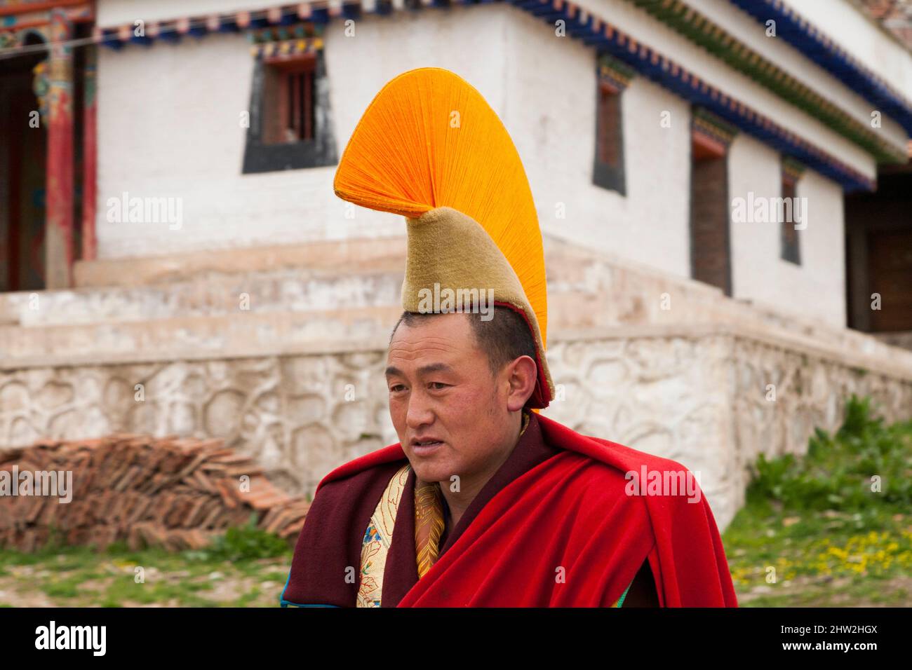 Tibetan monks headdress hires stock photography and images Alamy