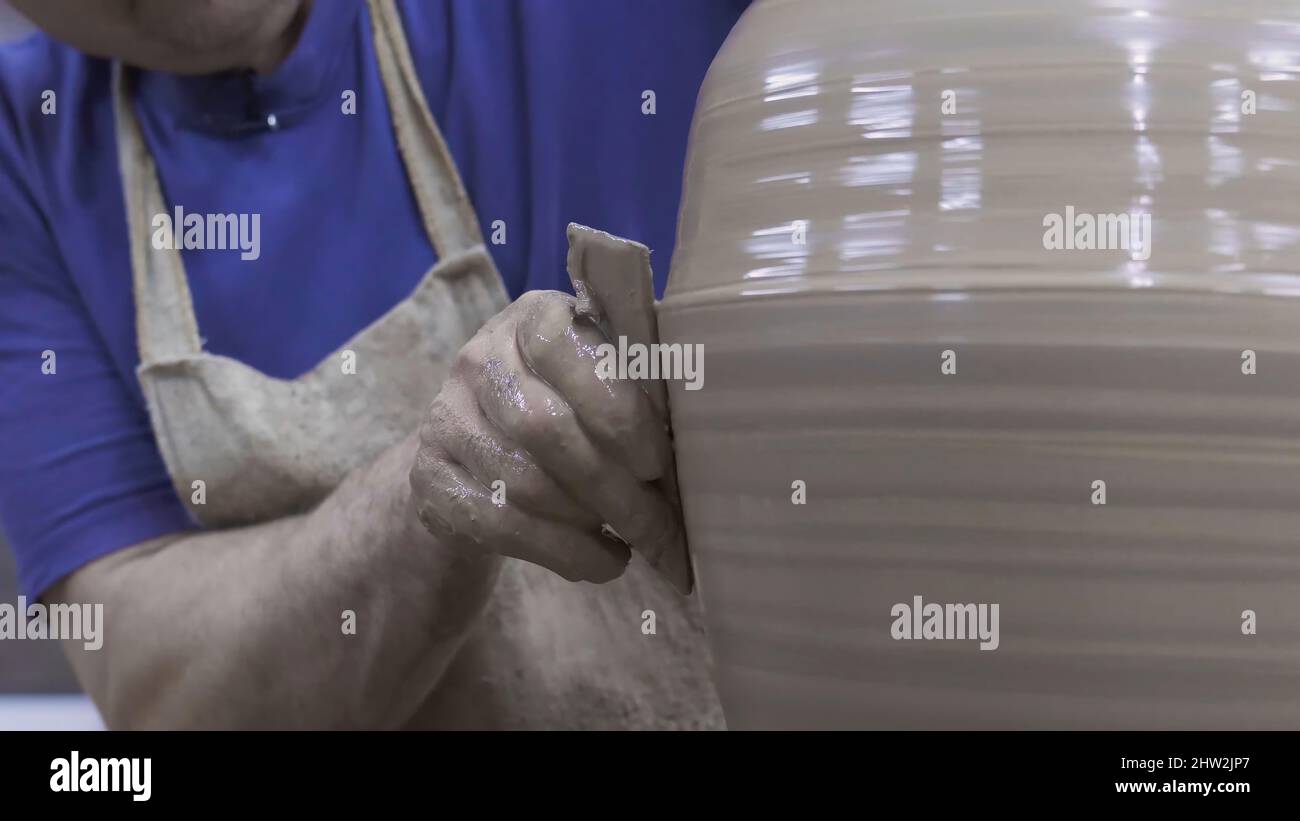 Stock footage artist makes up hi-res stock photography and images - Alamy