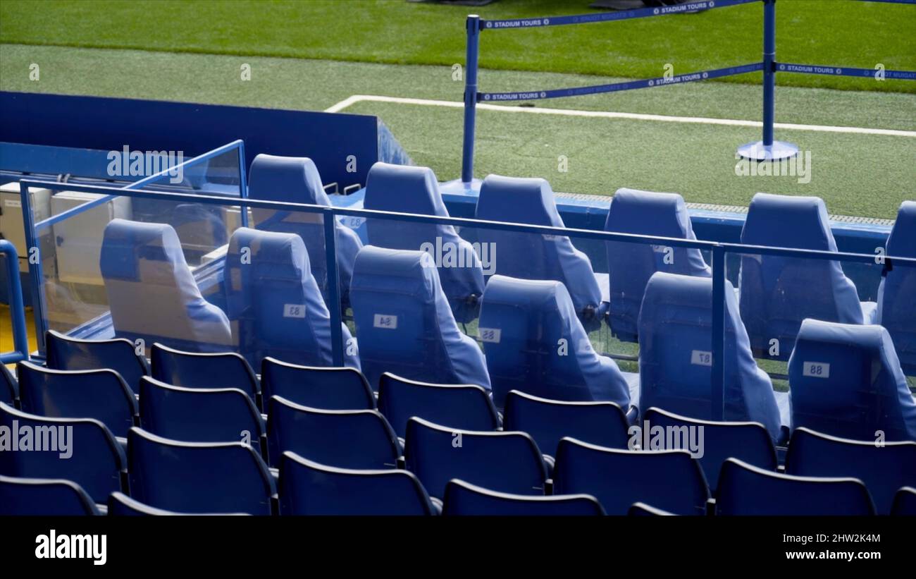 Stands vip seats fans hires stock photography and images Alamy
