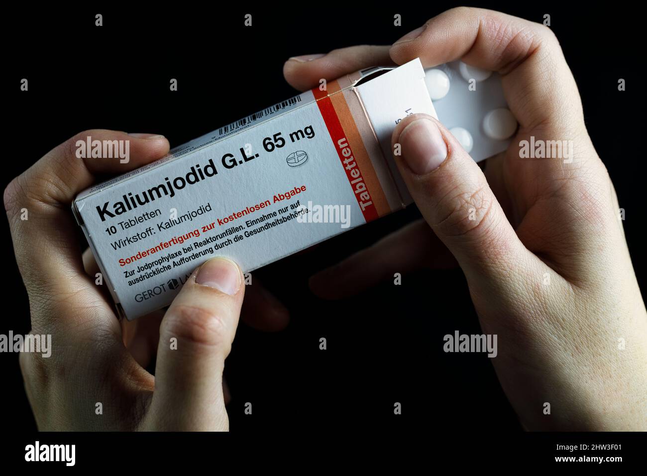 Nuclear attack hires stock photography and images Alamy