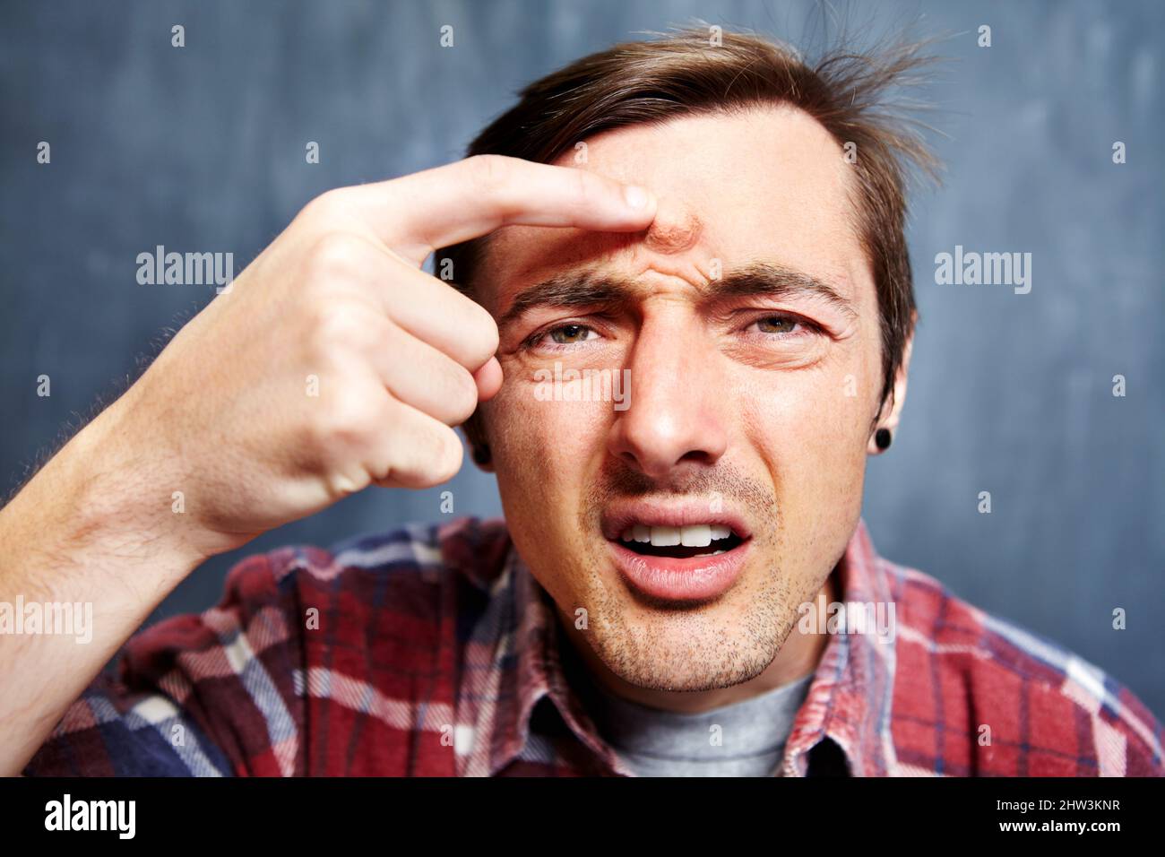 Man poking head out hires stock photography and images Alamy