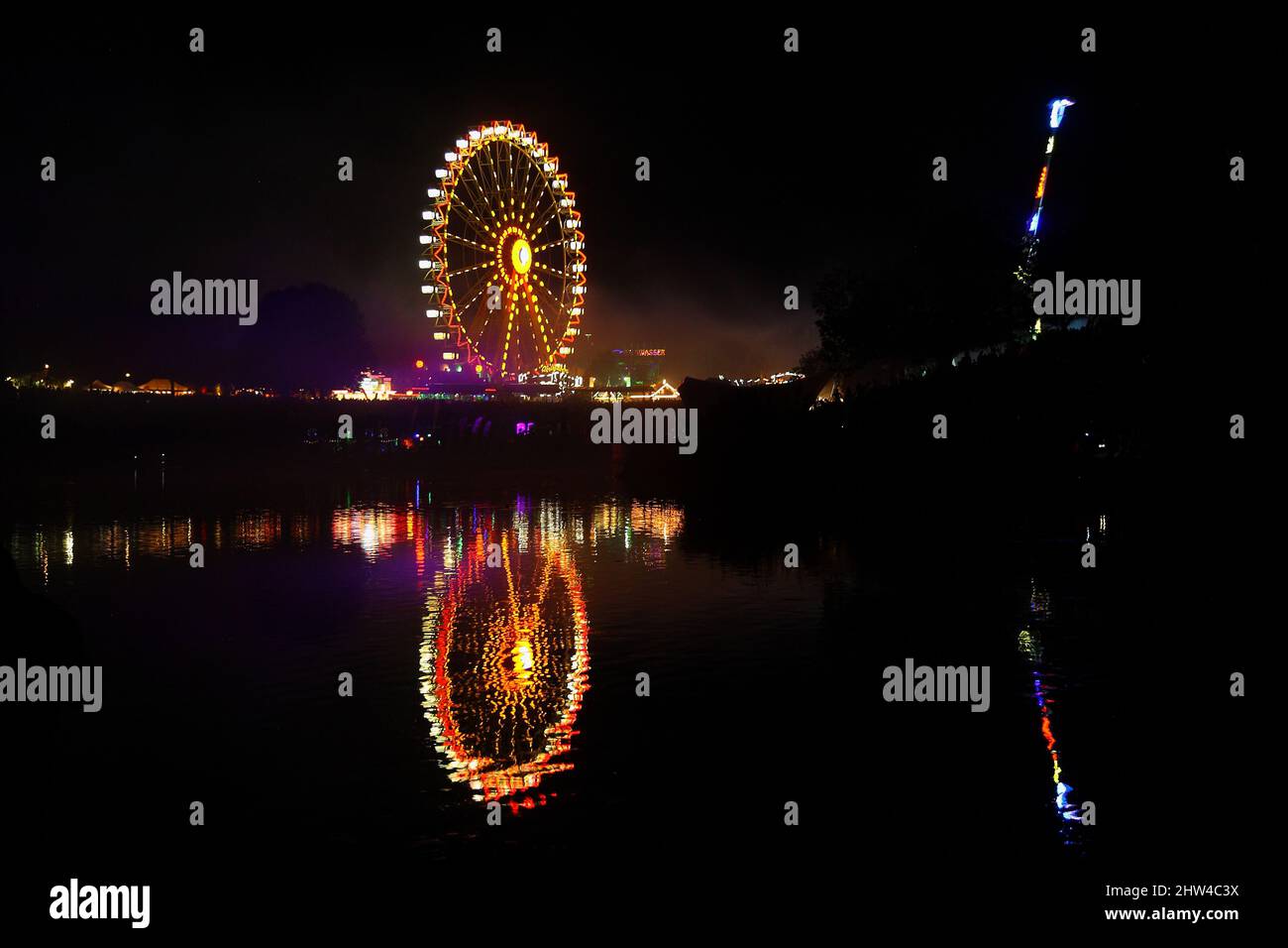 Riesenrad und Loopinggondel / Ferris wheel and Looping gondola or ...