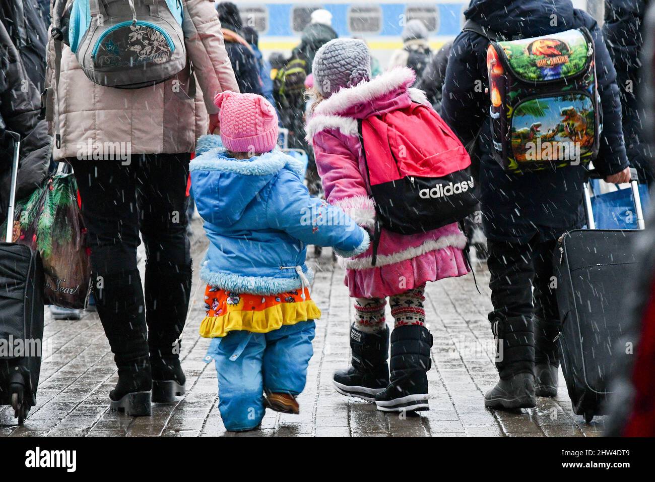 Evacuation train children hi-res stock photography and images - Alamy