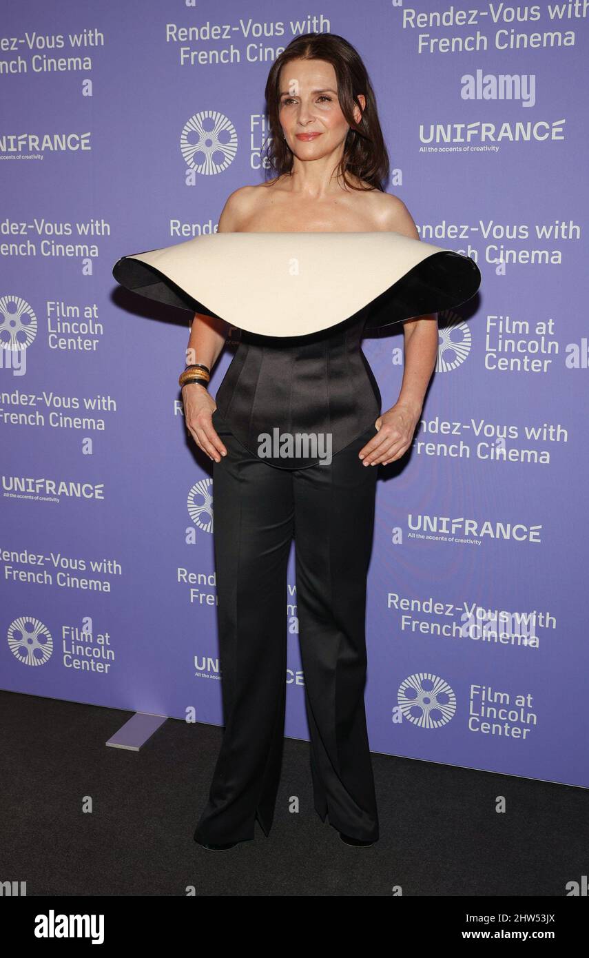 New York, NY, USA. 3rd Mar, 2022. Juliette Binoche at arrivals for Rendez-Vous With French Cinema's Opening Night with Claire Denis's FIRE, Film at Lincoln Center - Walter Reade Theater, New York, NY March 3, 2022. Credit: CJ Rivera/Everett Collection/Alamy Live News Stock Photo