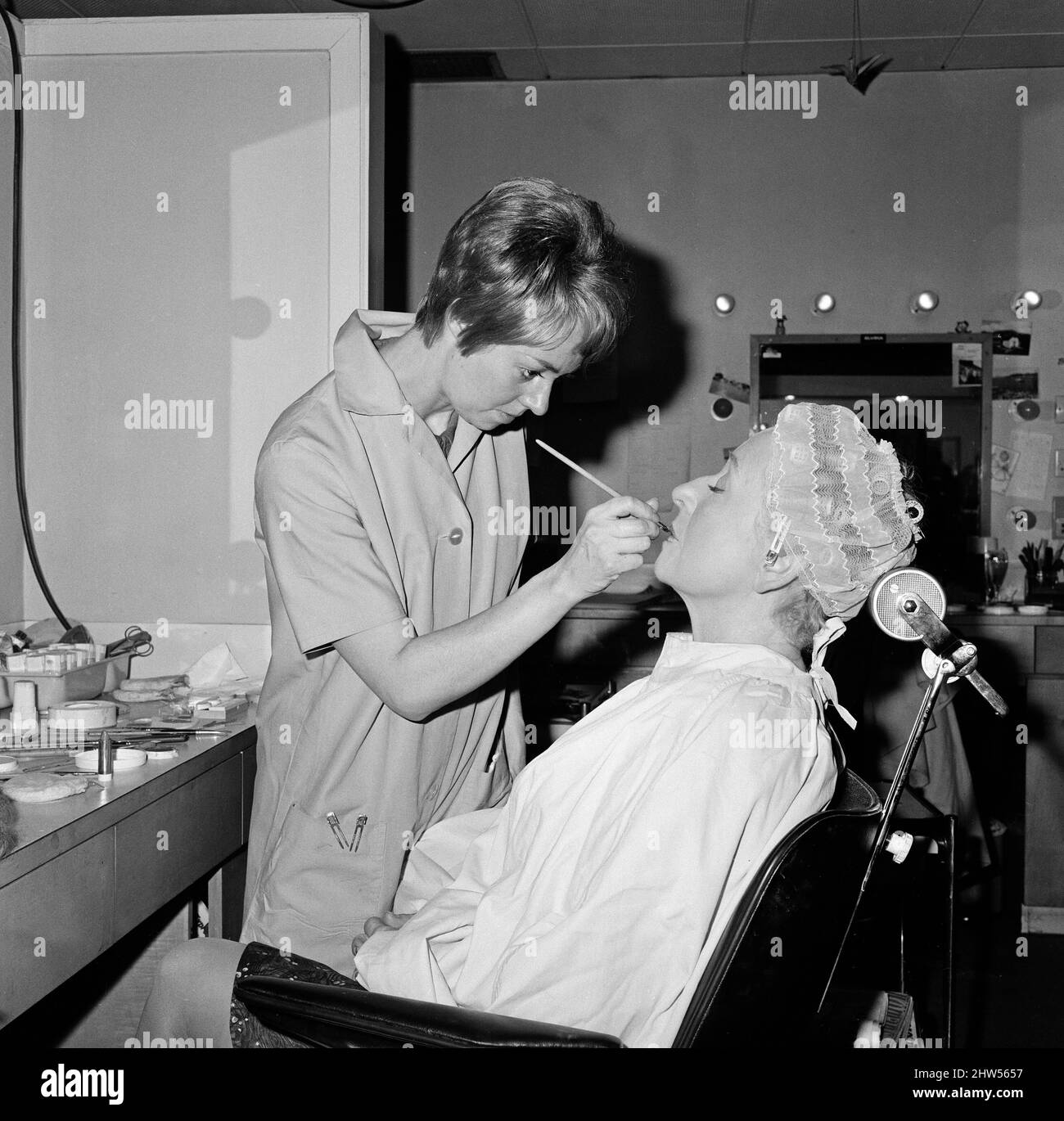 The cast of 'Coronation Street' on set. Doris Speed in makeup. 16th April 1968. Stock Photo