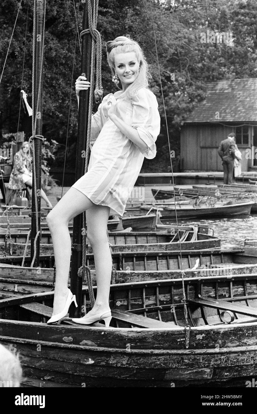 Celeste yarnall hi-res stock photography and images - Alamy