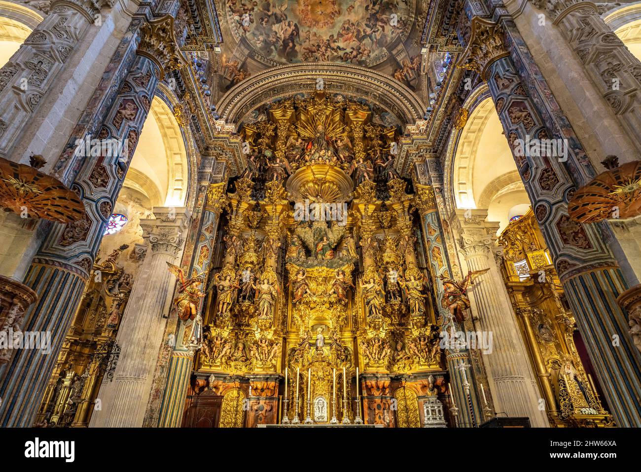 Altar der Kirche Iglesia del Salvador, Sevilla, Andalusien, Spanien  |  Iglesia del Salvador altar, Seville, Andalusia, Spain Stock Photo