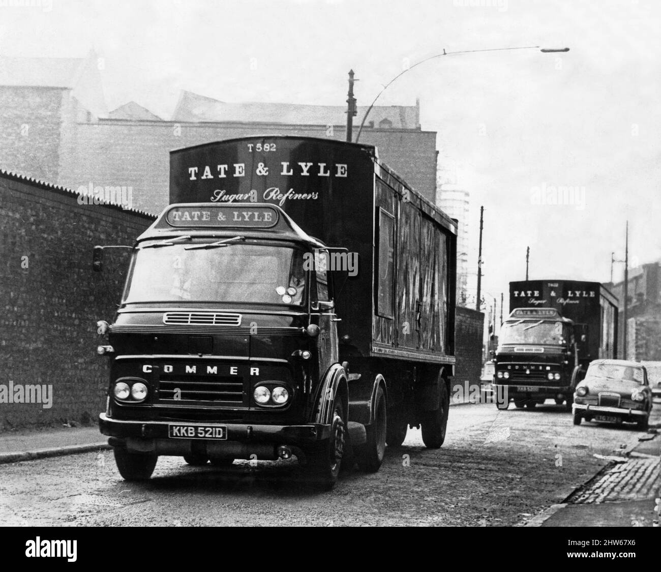 Work in progress at the Tate and Lyle sugar refinery in Love Lane near the docks in Liverpool after haulage drivers returned to work. 8th April 1968. Stock Photo