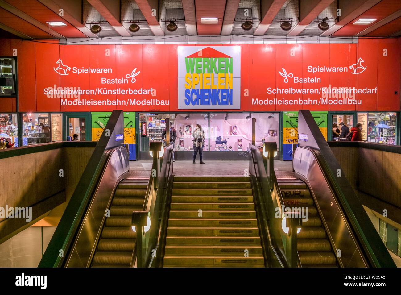 Werken Spielen Schenken, Schlossstrasse, Steglitz, Berlin, Deutschland  Stock Photo - Alamy