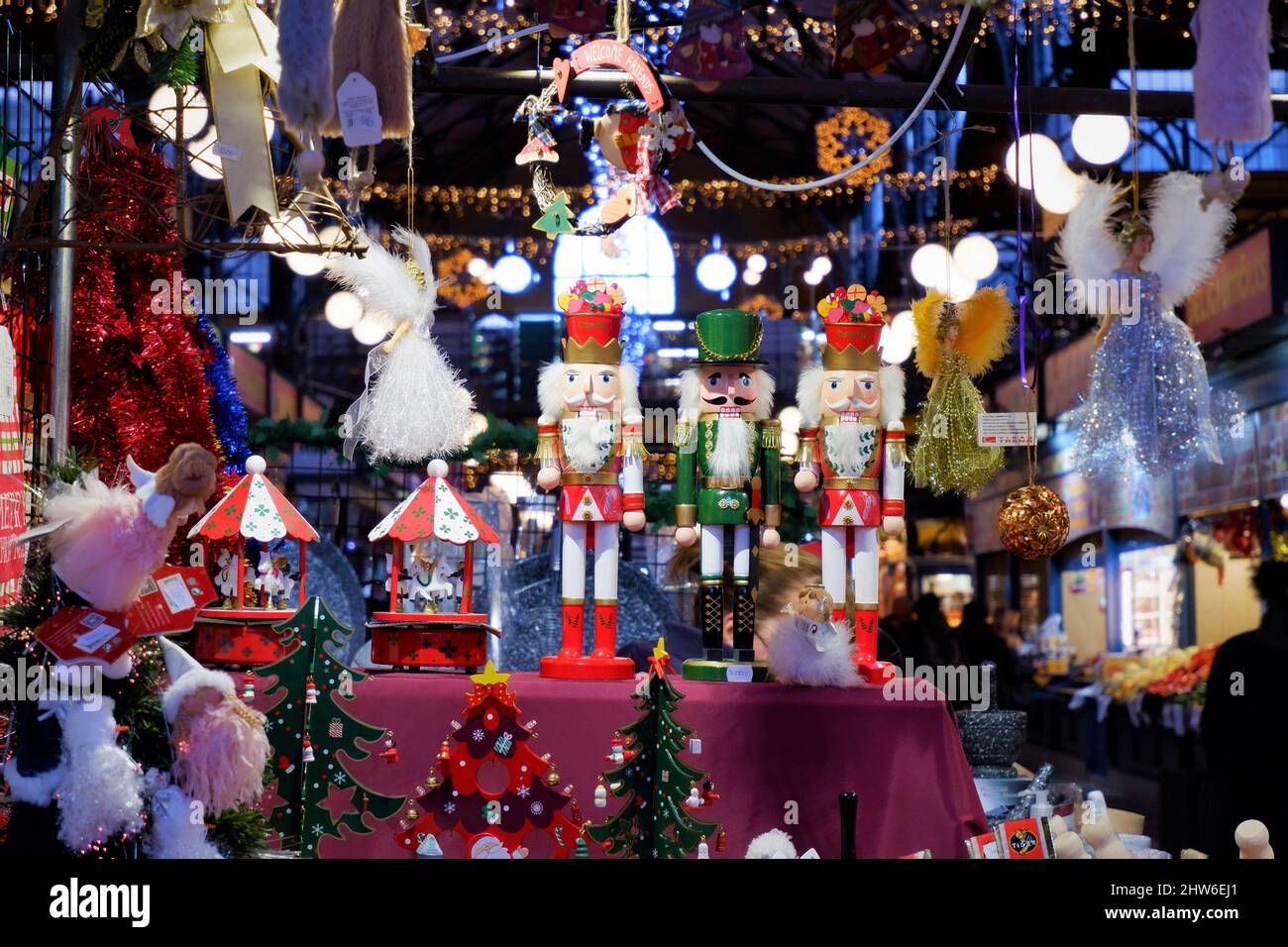 A Christmas Market In The Food Market At Fovam Square Stock Photo Alamy a-christmas-market-in-the-food-market-at-fovam-square-stock-photo-alamy