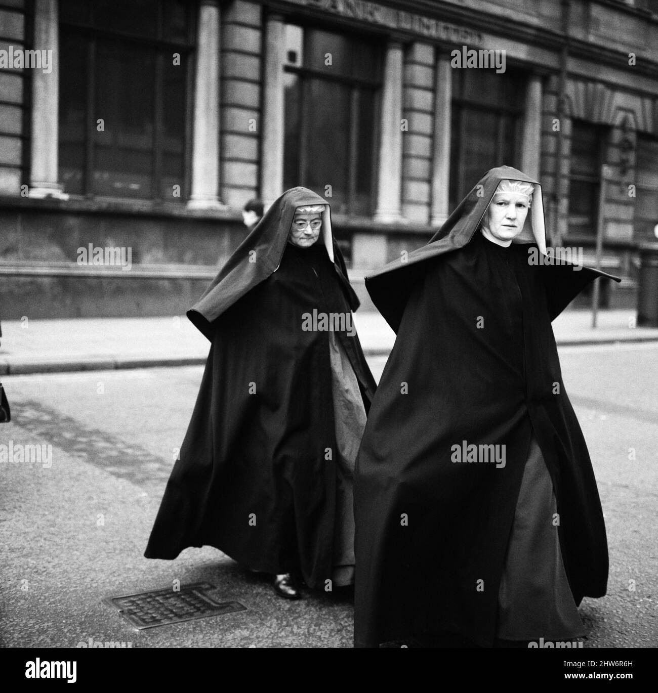 Nuns habit Black and White Stock Photos & Images Alamy