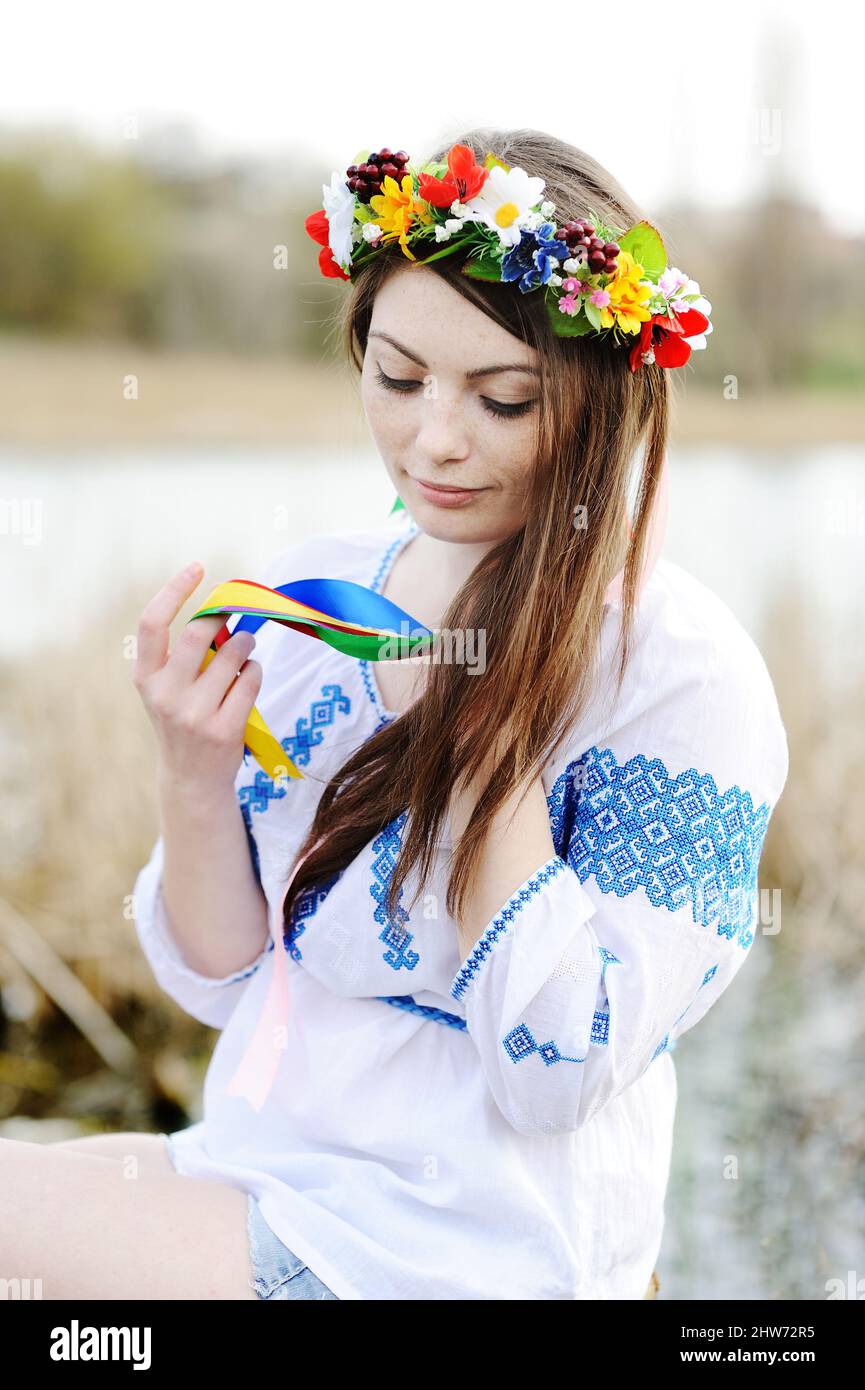 андриана курилец с серпом. адриана курилец актриса. украинская актриса курилец с серпом. ролик украинская девушка. ролик украинская девушка.